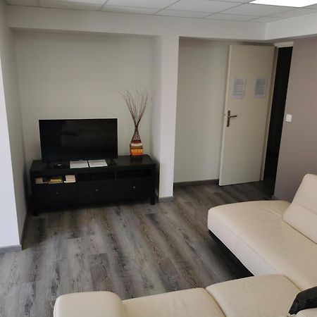 Logement Spacieux Rez-De-Chaussee, Jardin, Stationnement Devant, A 5 Minutes A Pied Du Centre De Sarlat Villa Exterior foto
