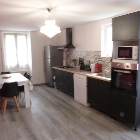 Logement Spacieux Rez-De-Chaussee, Jardin, Stationnement Devant, A 5 Minutes A Pied Du Centre De Sarlat Villa Exterior foto