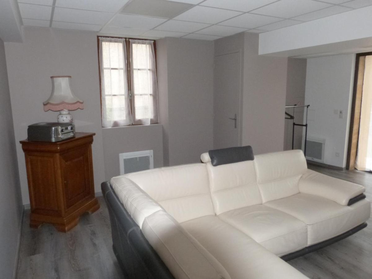 Logement Spacieux Rez-De-Chaussee, Jardin, Stationnement Devant, A 5 Minutes A Pied Du Centre De Sarlat Villa Exterior foto
